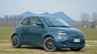 2023 Fiat 500e, European-market model