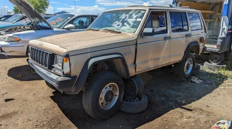 <h6><u>Junked 1990 Jeep Cherokee</u></h6>