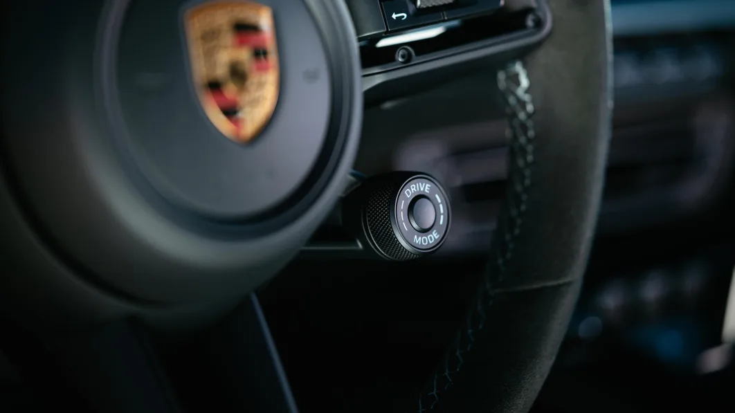 2023 Porsche 911 Dakar drive mode knob