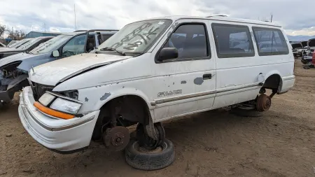 Junked 1993 Plymouth Grand Voyager SE AWD