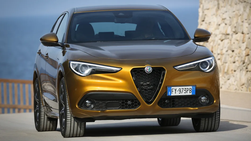 Alfa Romeo Giulia Stelvio Get Tweaked Trims Pricing Autoblog