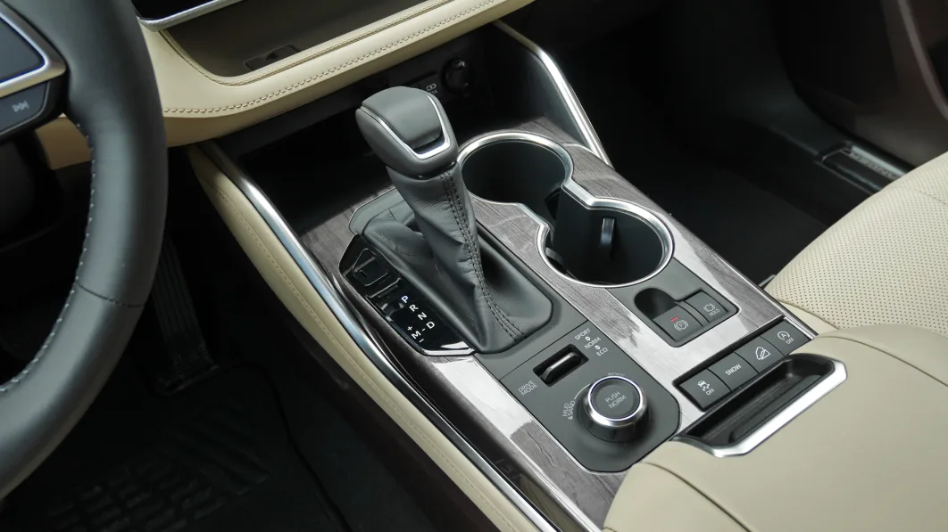 2020 Toyota Highlander Platinum center console controls