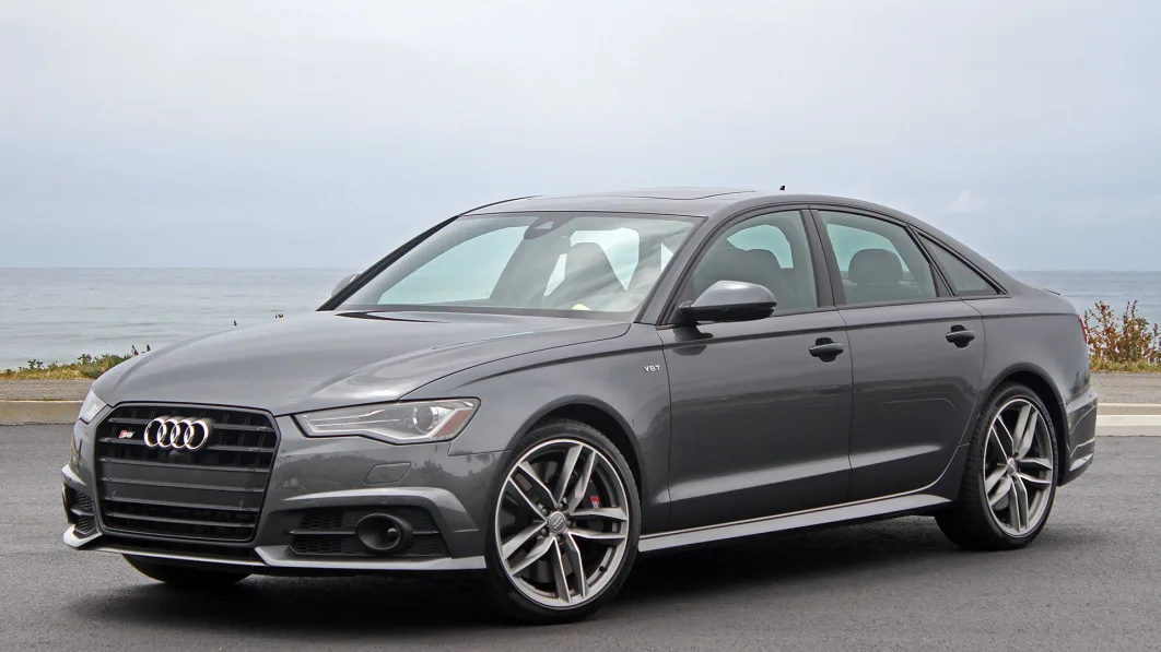 2016 Audi S6 front 3/4 view