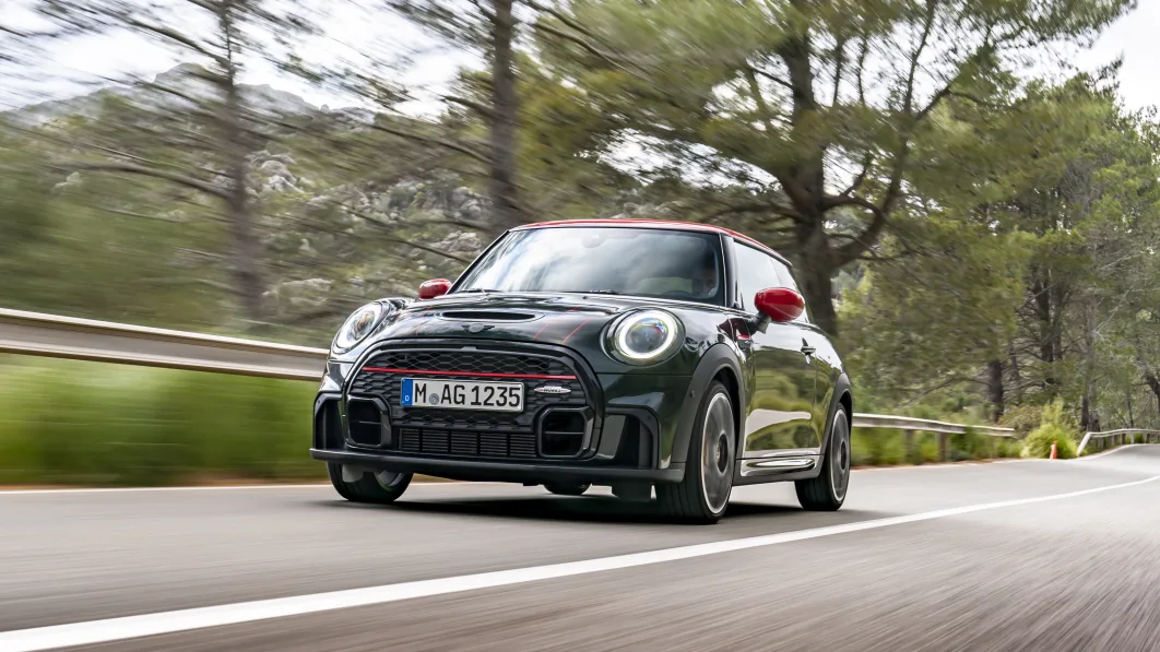 2022 Mini JCW Hardtop and Convertible add new dampers, styling and tech ...