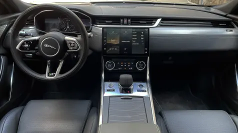 <h6><u>2021 Jaguar XF P300 R-Dynamic interior</u></h6>