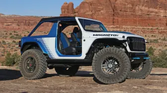 <h6><u>Jeep Magneto 2.0 Concept Drive | It's a manual EV! Cool?</u></h6>