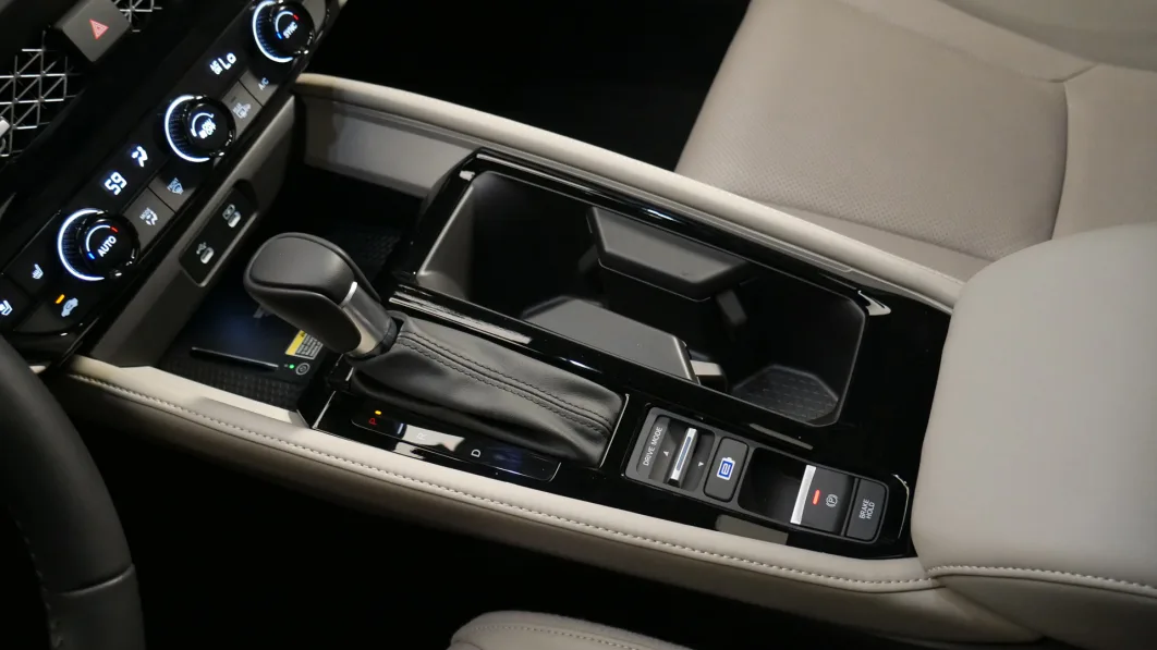 2023 Honda Accord Touring center console