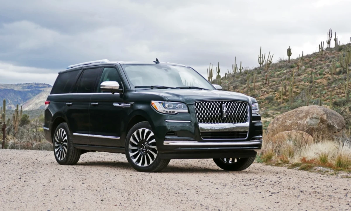 2022 Lincoln Navigator First Drive Review | It's greener now ...
