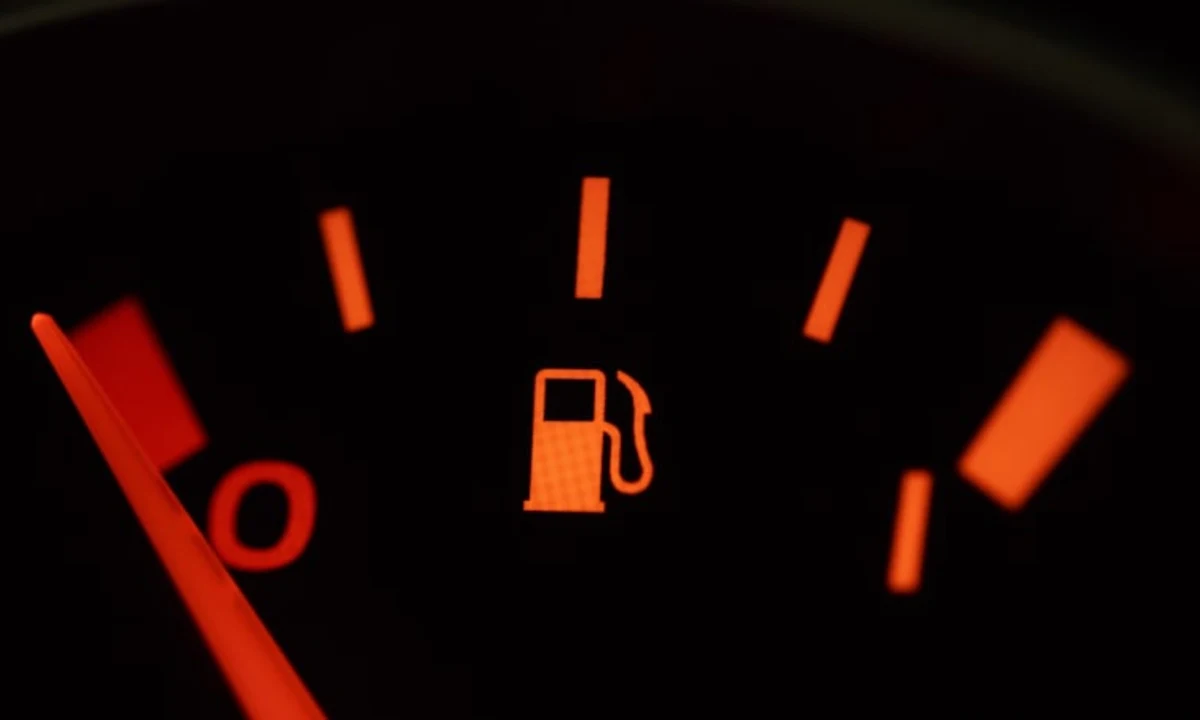 How far can you actually drive after low-fuel warning light comes on? -  Autoblog