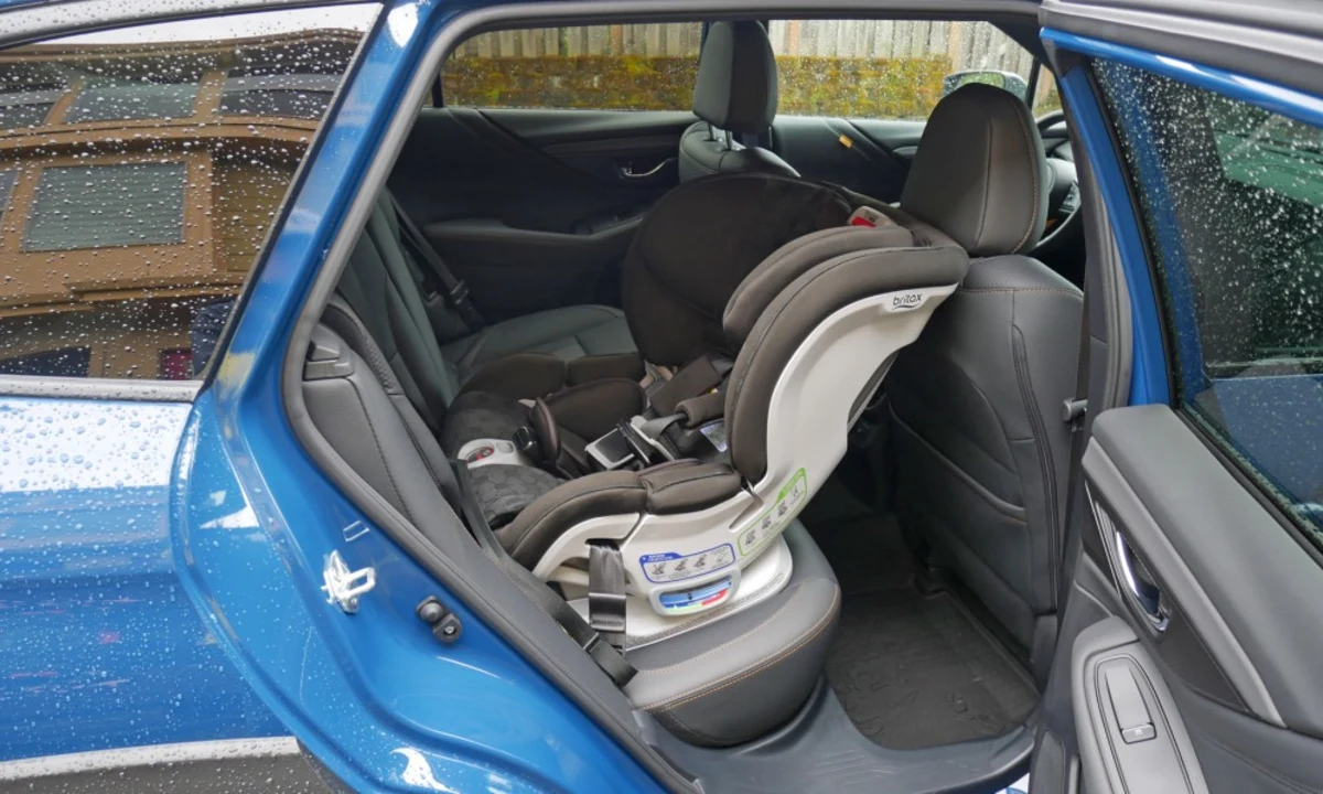 2022 Subaru Outback Car Seat Test | Very family friendly - Autoblog
