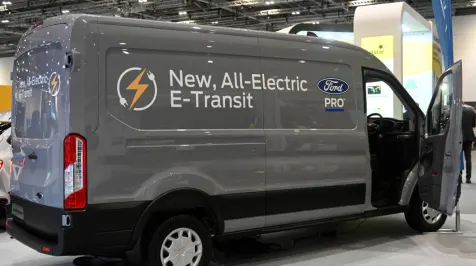 <h6><u>USPS buys 9,250 Ford E-Transit vans, 14,000 charge stations</u></h6>