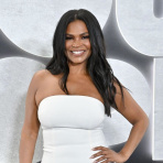 Nia Long gets her radiant glow from this quick-absorbing Estée Lauder recovery serum