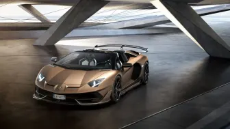 <h6><u>Lamborghini Aventador SVJ Roadster removes roof for added sound and fury</u></h6>