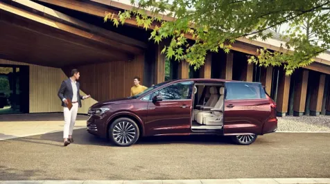 <h6><u>Volkswagen Viloran MPV is an 'executive-level living room' on wheels</u></h6>