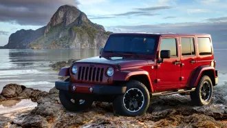 Chrysler adding jobs at Toledo Jeep plant to boost Wrangler production -  Autoblog